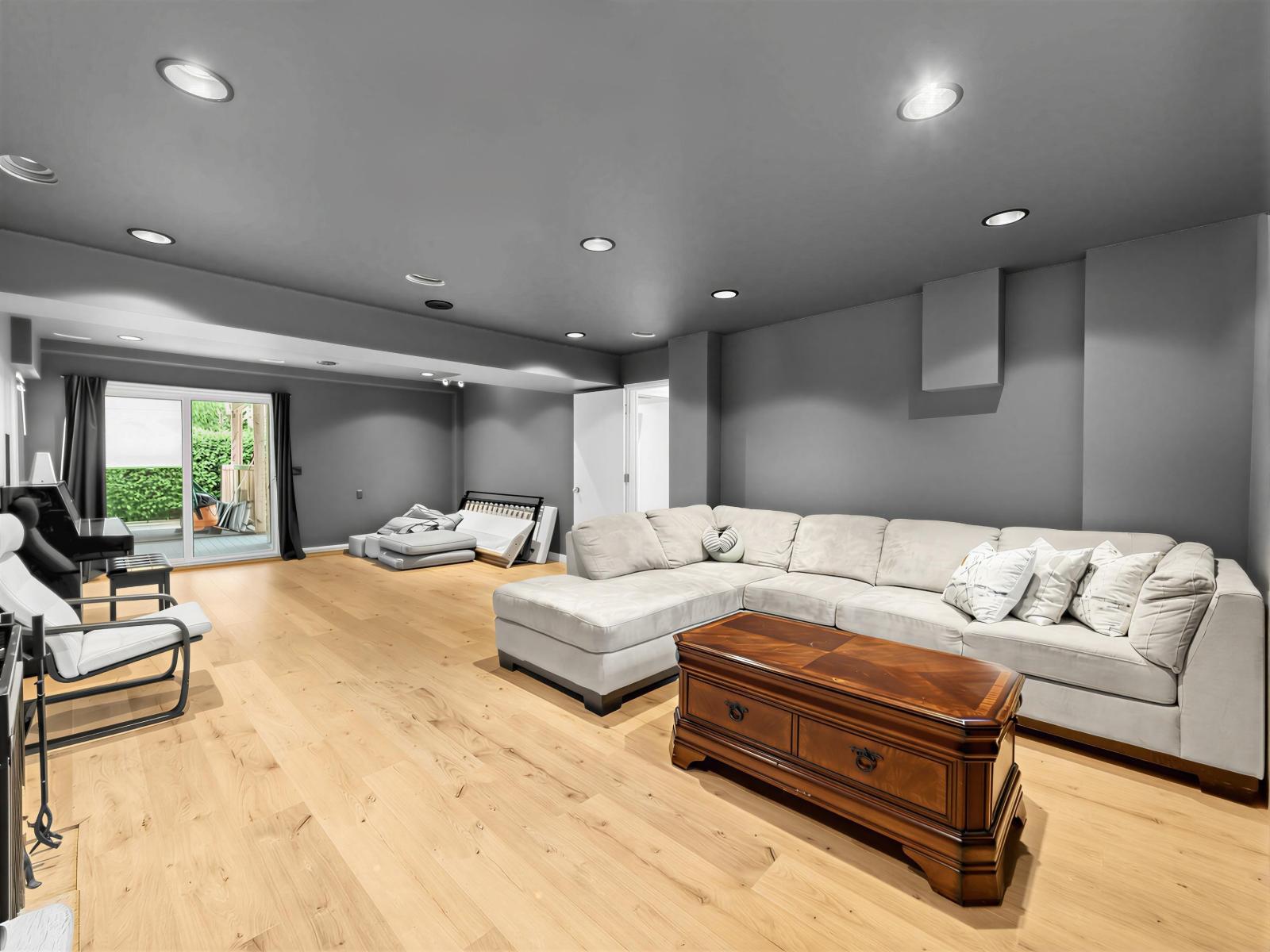 7801 Wiltshire Boulevard Property Photo 25