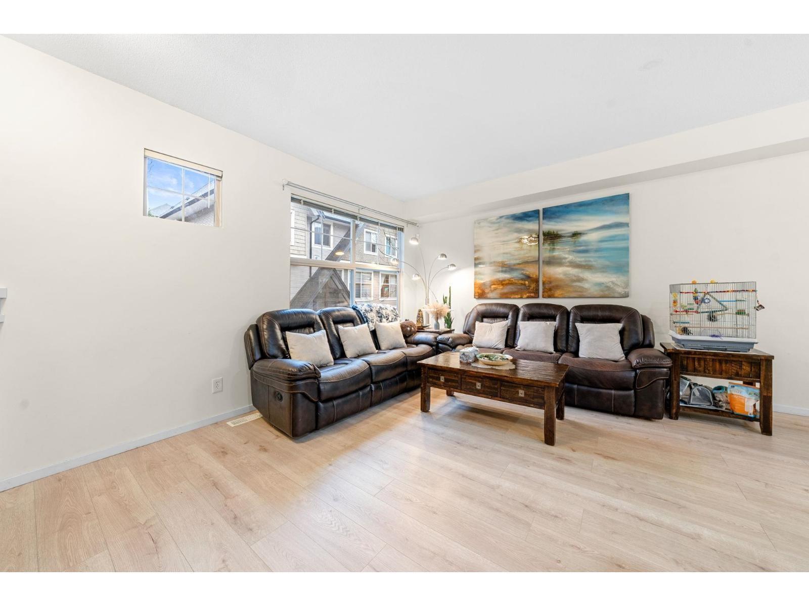 95 15152 62a Avenue Property Photo 4