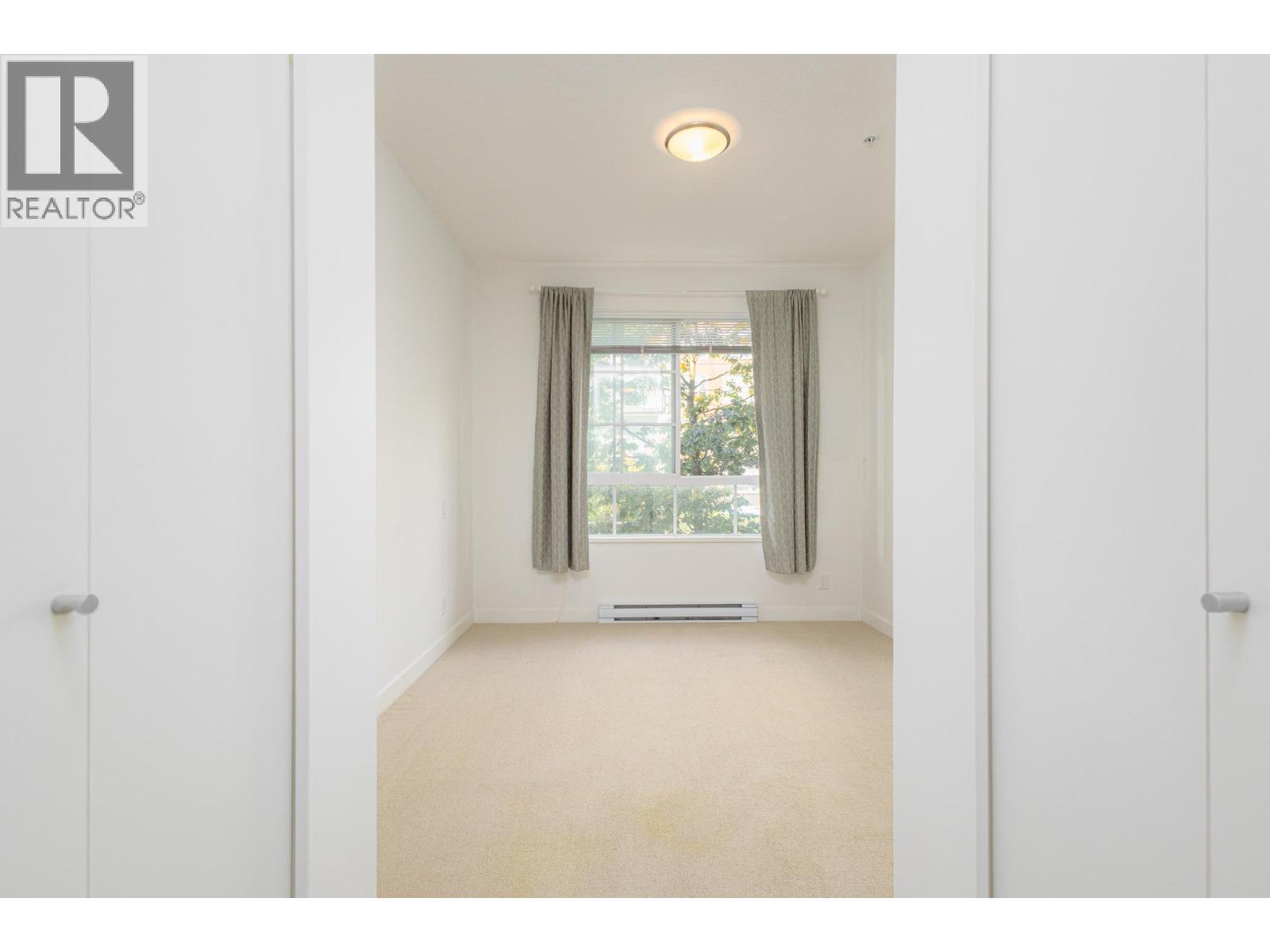 203 545 Foster Avenue Property Photo 13