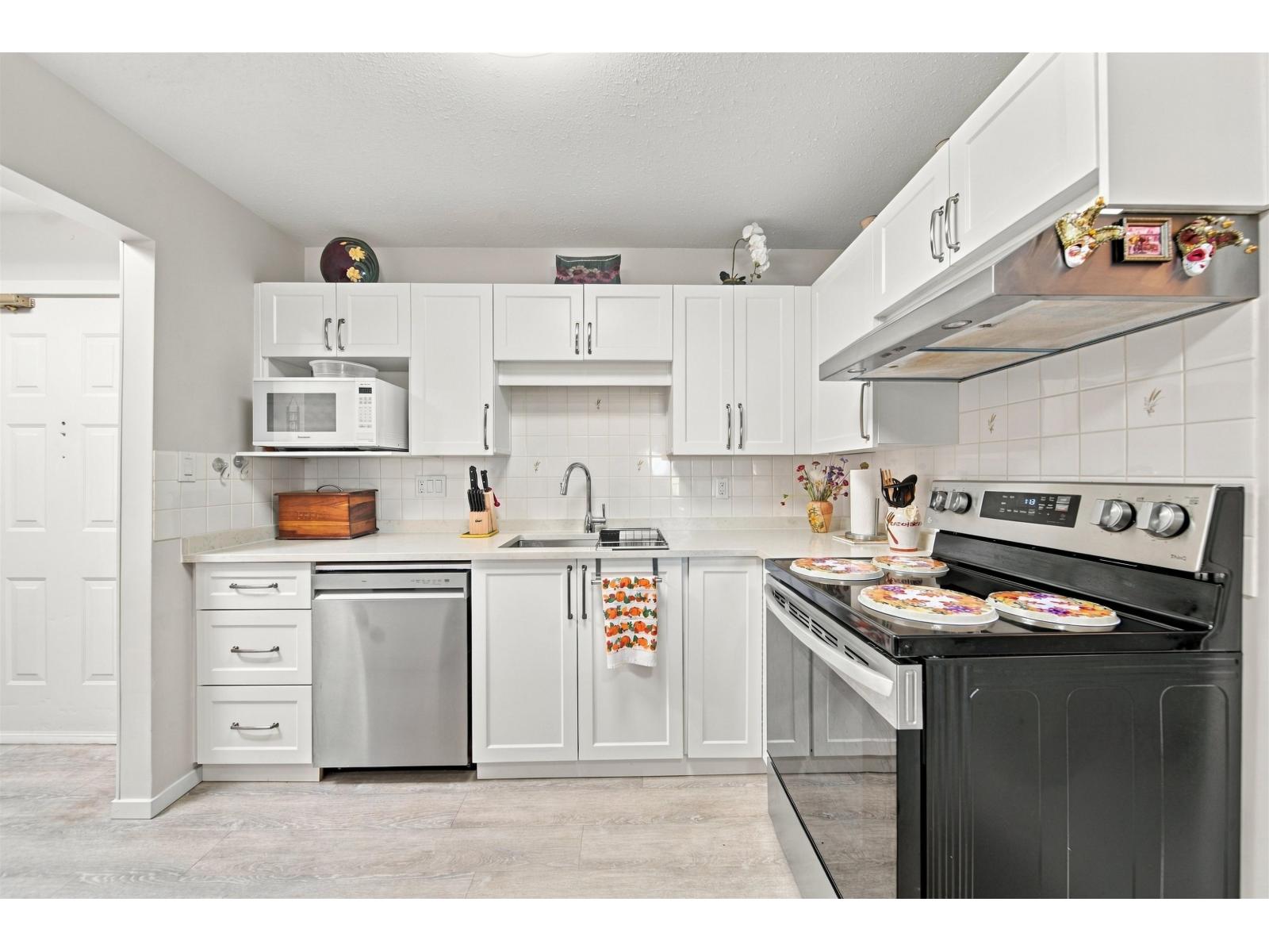308 5363 206 Street Property Photo 13
