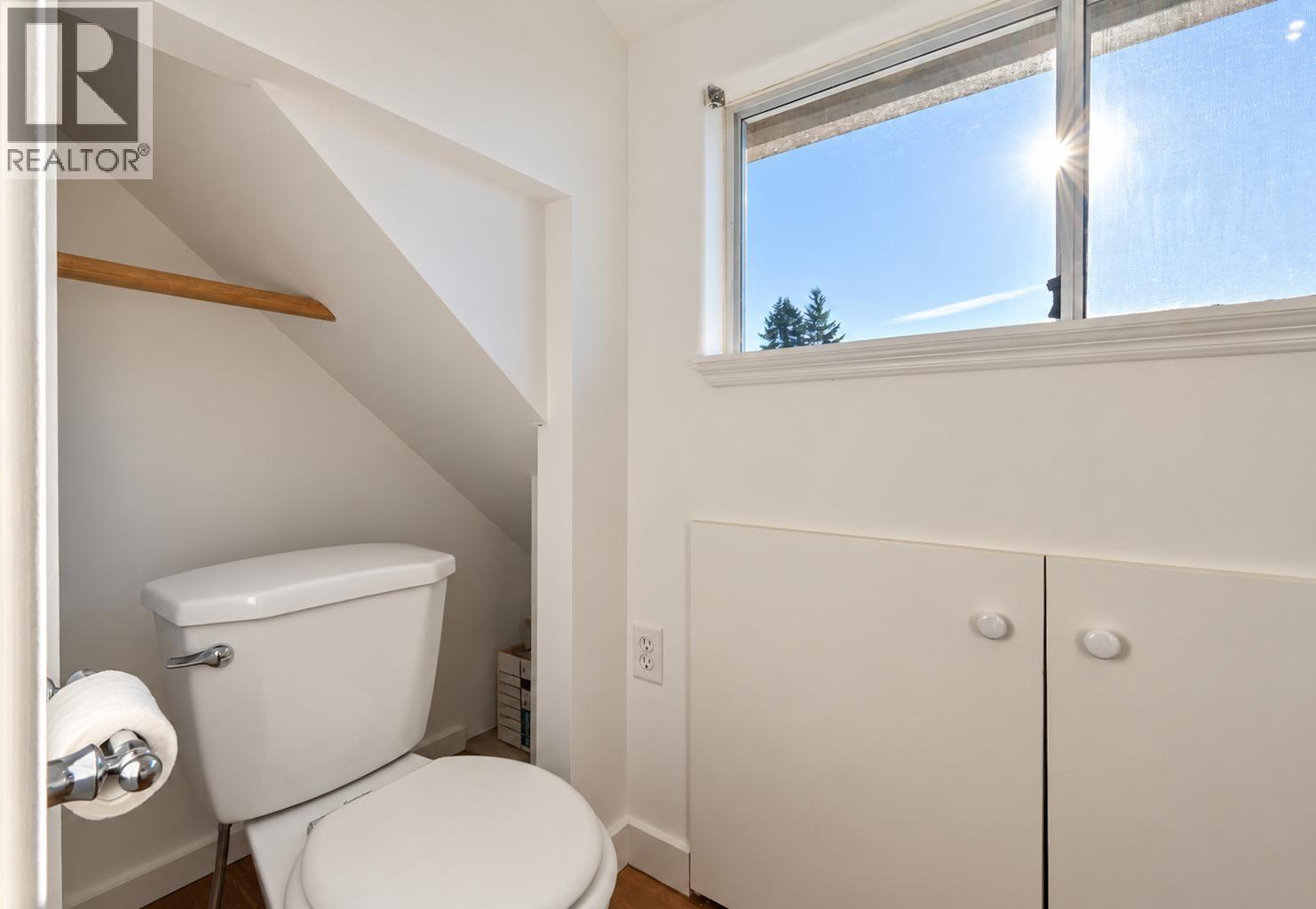 1930 Edinburgh Street Property Photo 16