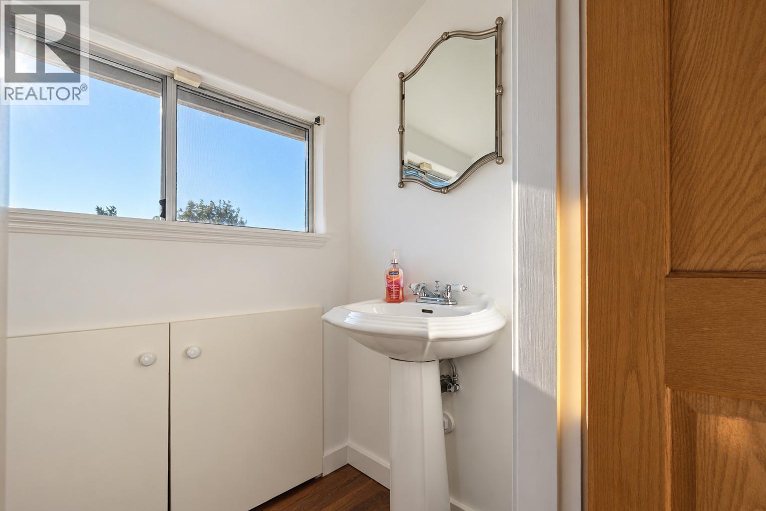 1930 Edinburgh Street Property Photo 17