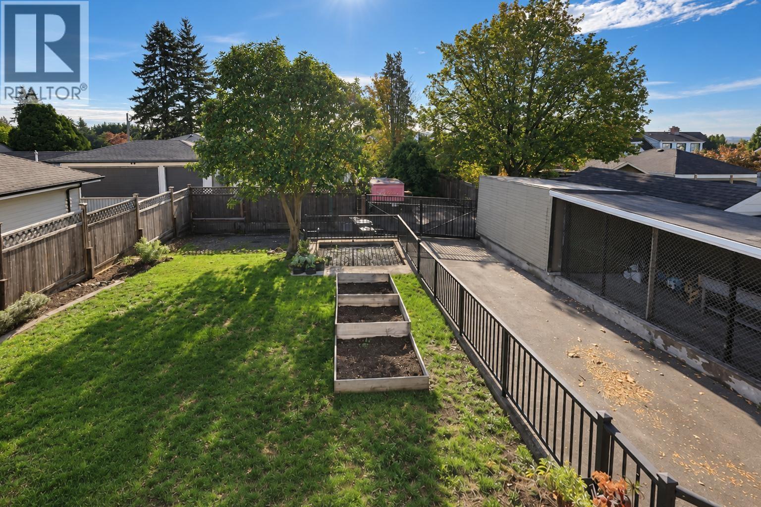 1930 Edinburgh Street Property Photo 25
