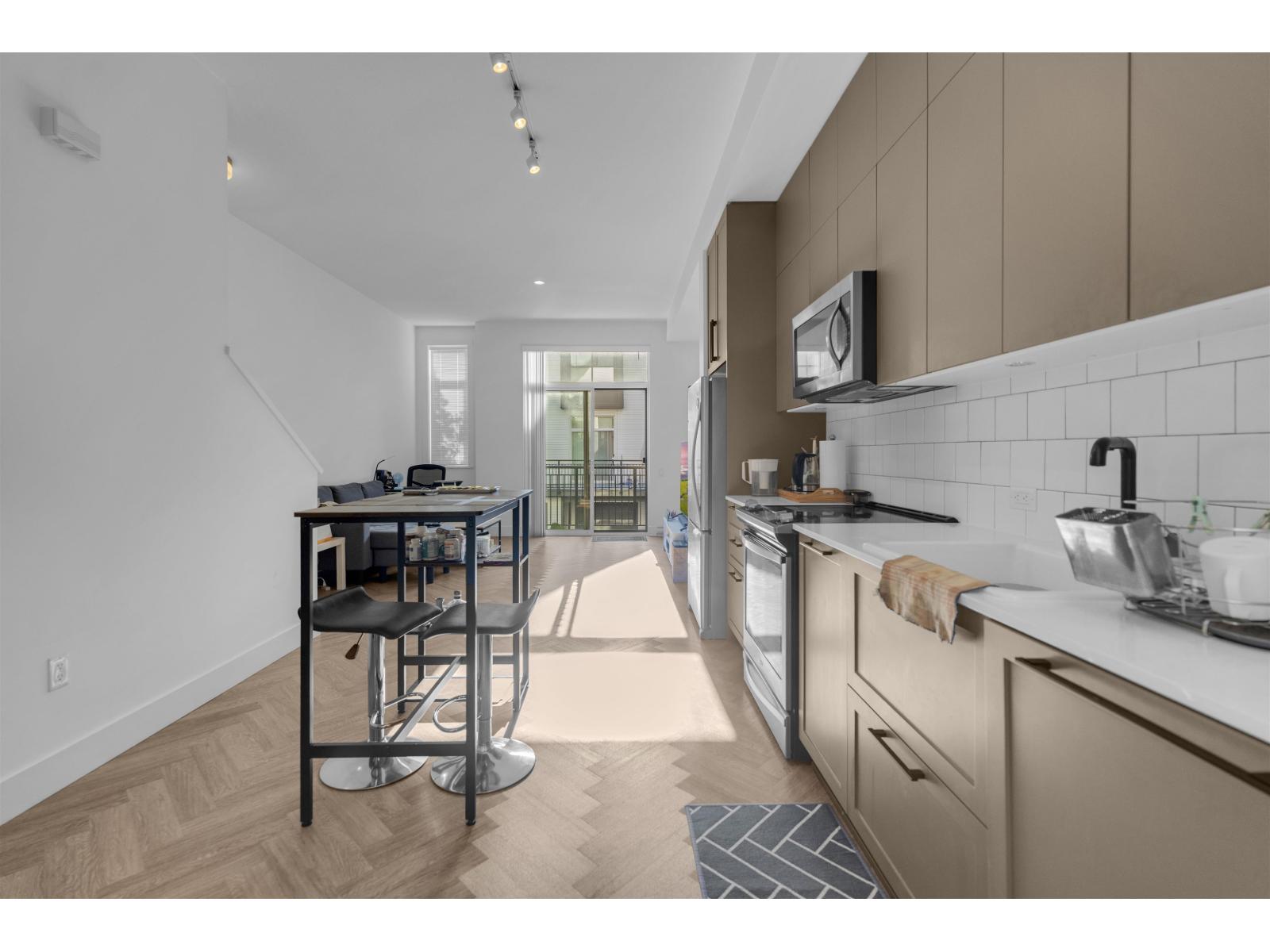 99 17568 57a Avenue Property Photo 8