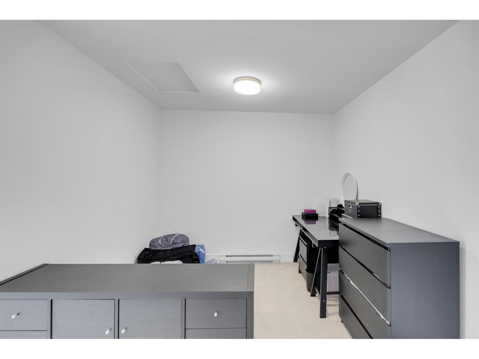 99 17568 57a Avenue Property Photo 17
