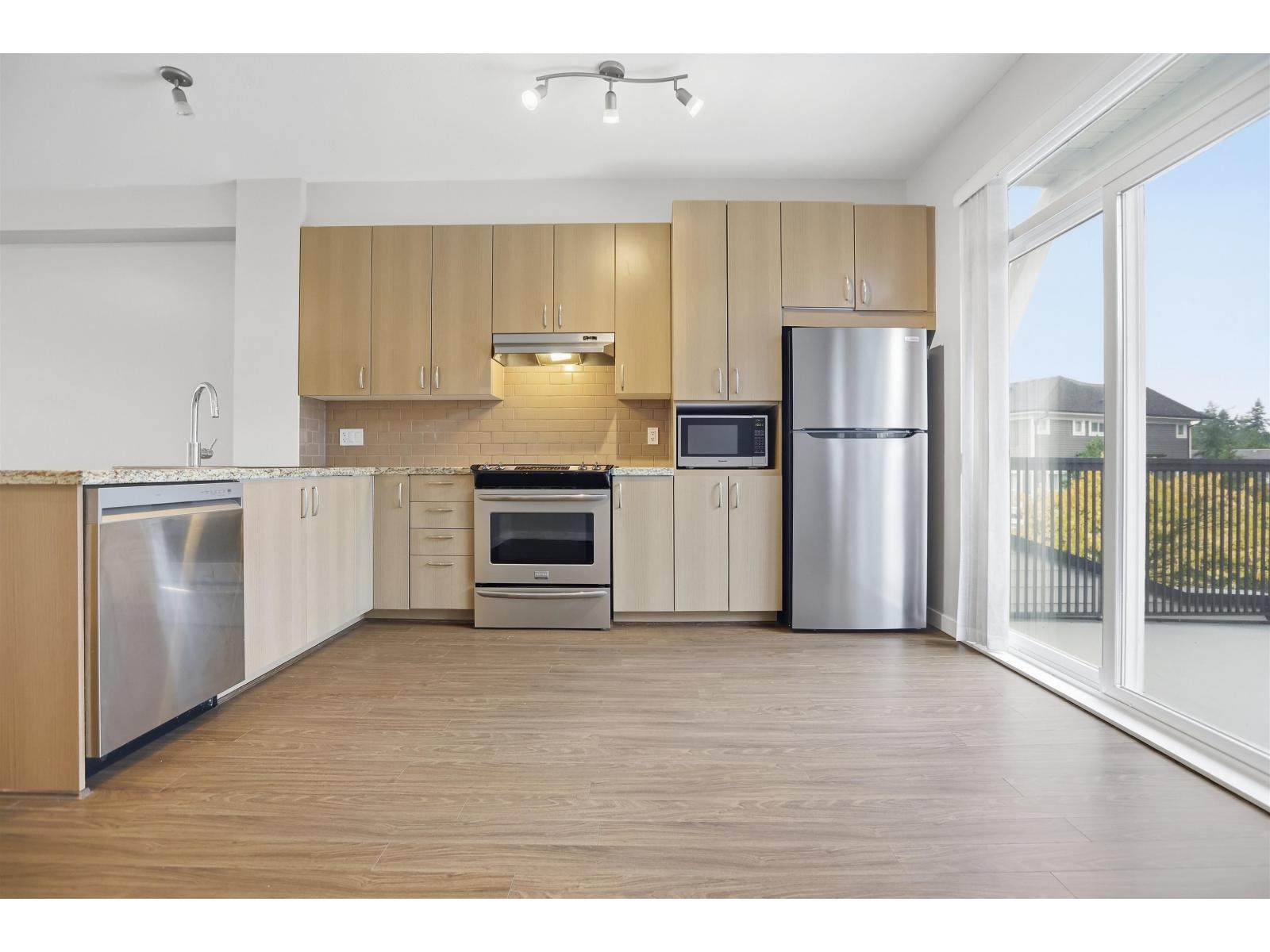 2 10415 Delsom Crescent Property Photo 12