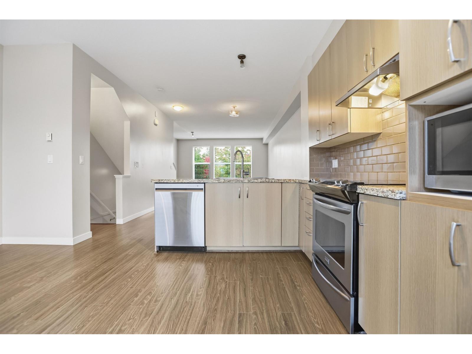 2 10415 Delsom Crescent Property Photo 13