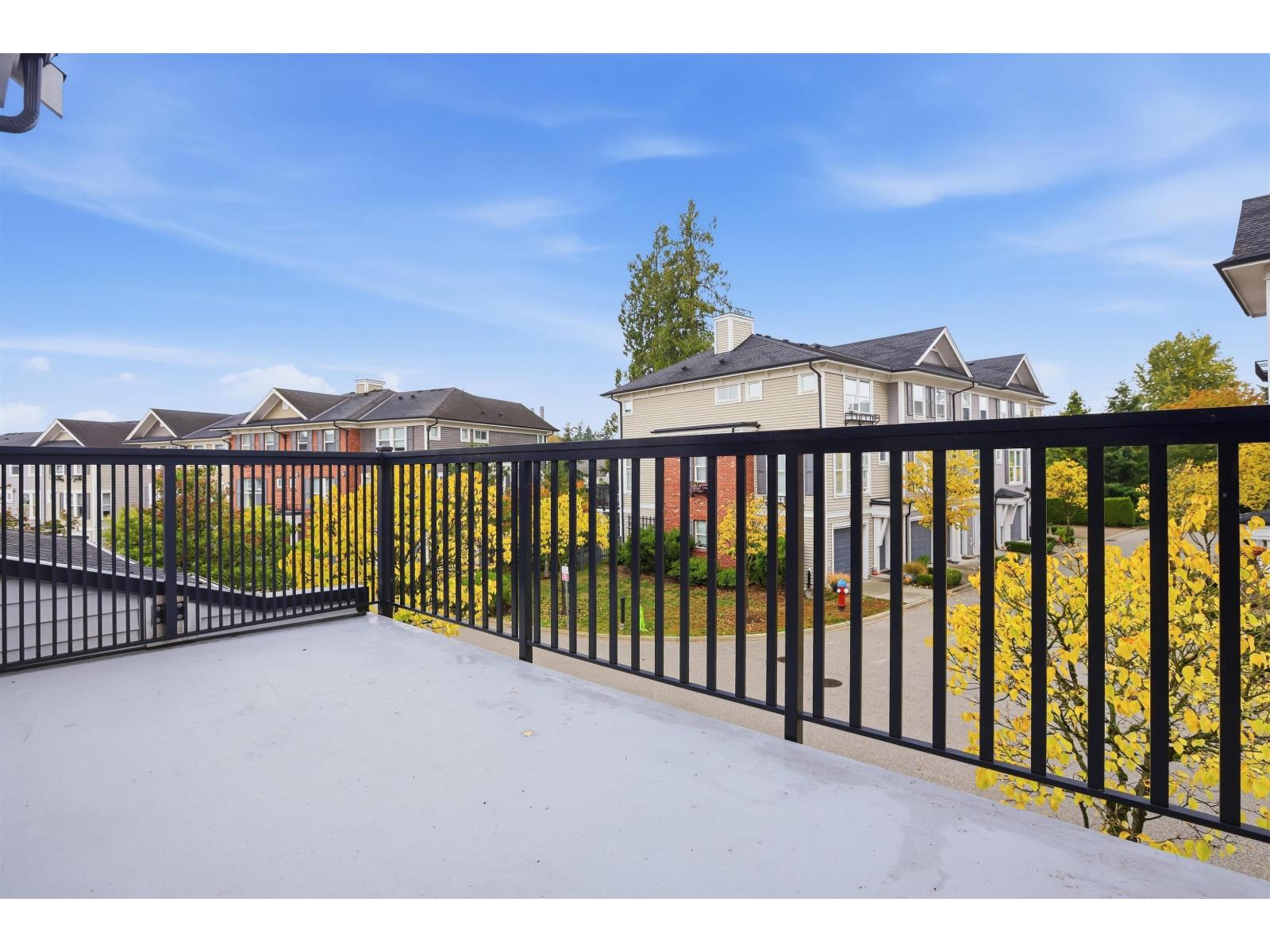 2 10415 Delsom Crescent Property Photo 17