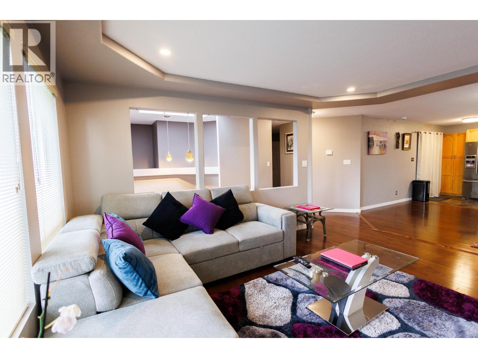 4828 Walsh Avenue Property Photo 8