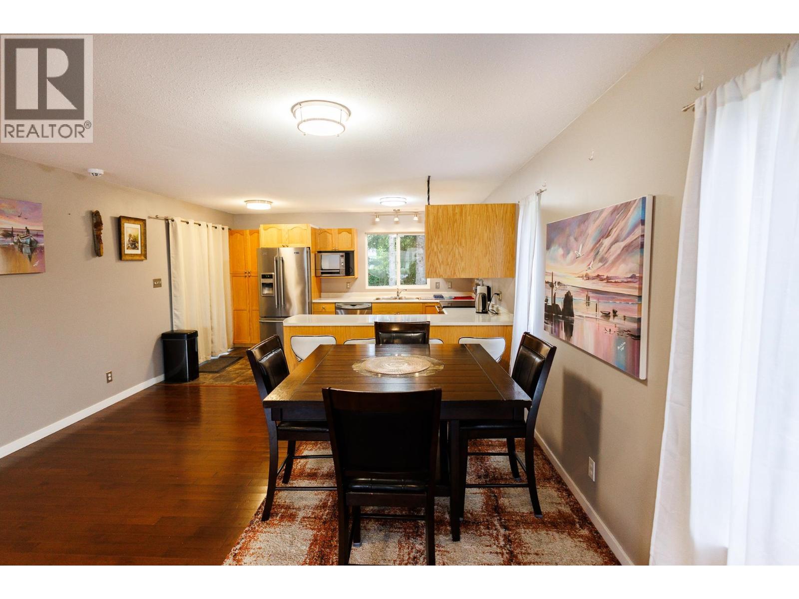 4828 Walsh Avenue Property Photo 9