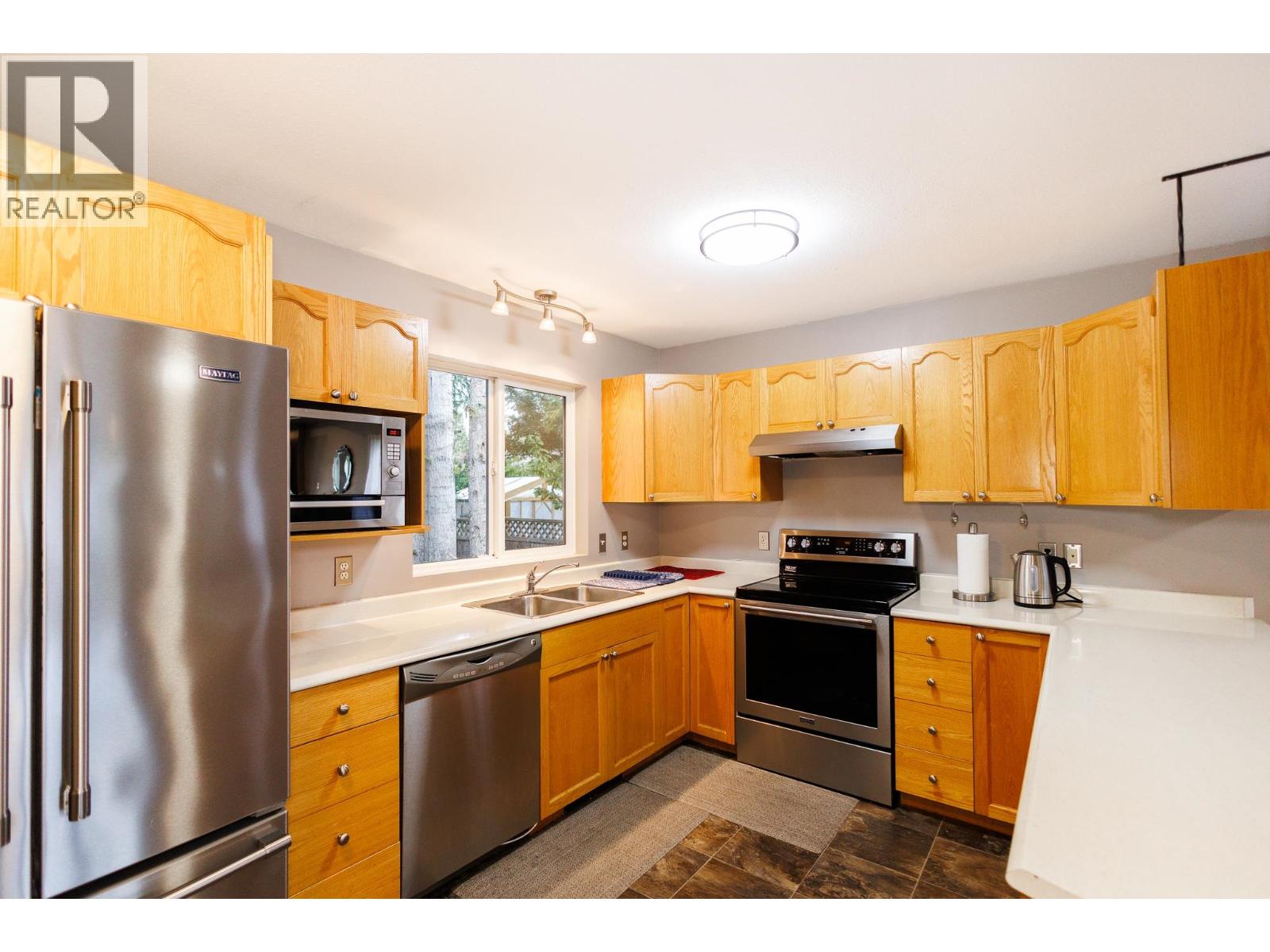 4828 Walsh Avenue Property Photo 11