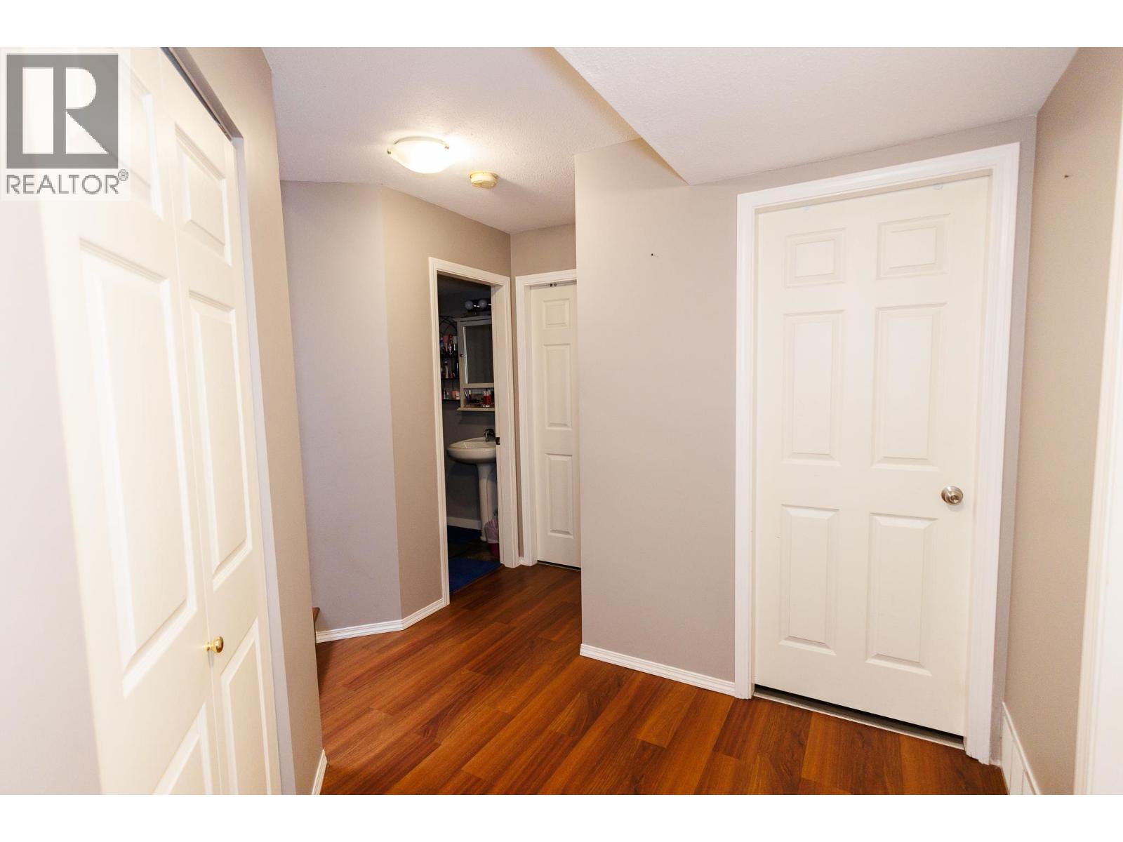 4828 Walsh Avenue Property Photo 12
