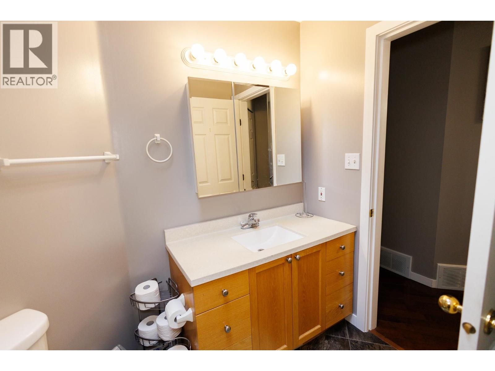4828 Walsh Avenue Property Photo 15