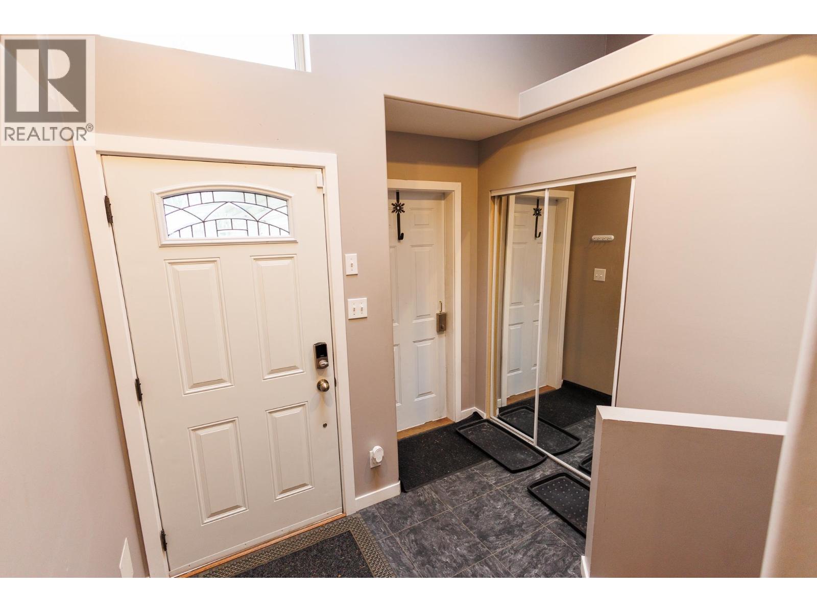 4828 Walsh Avenue Property Photo 18