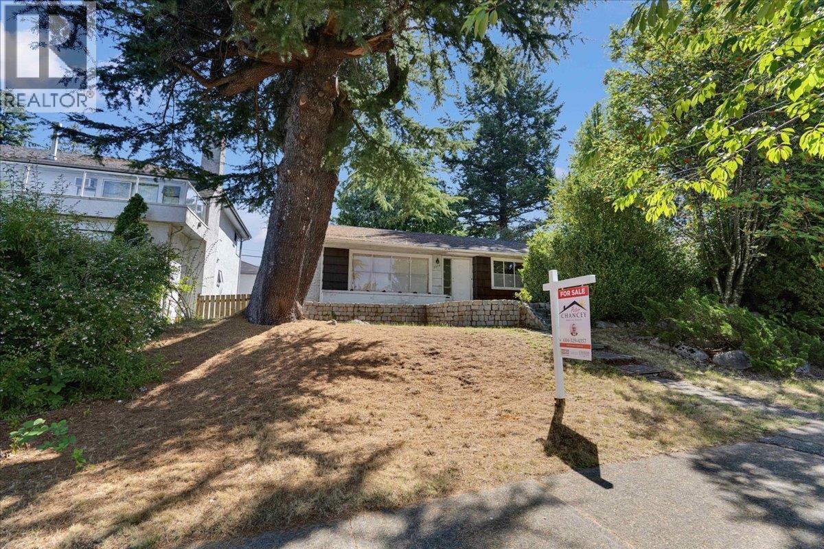 5070 Willow Street Property Photo 3