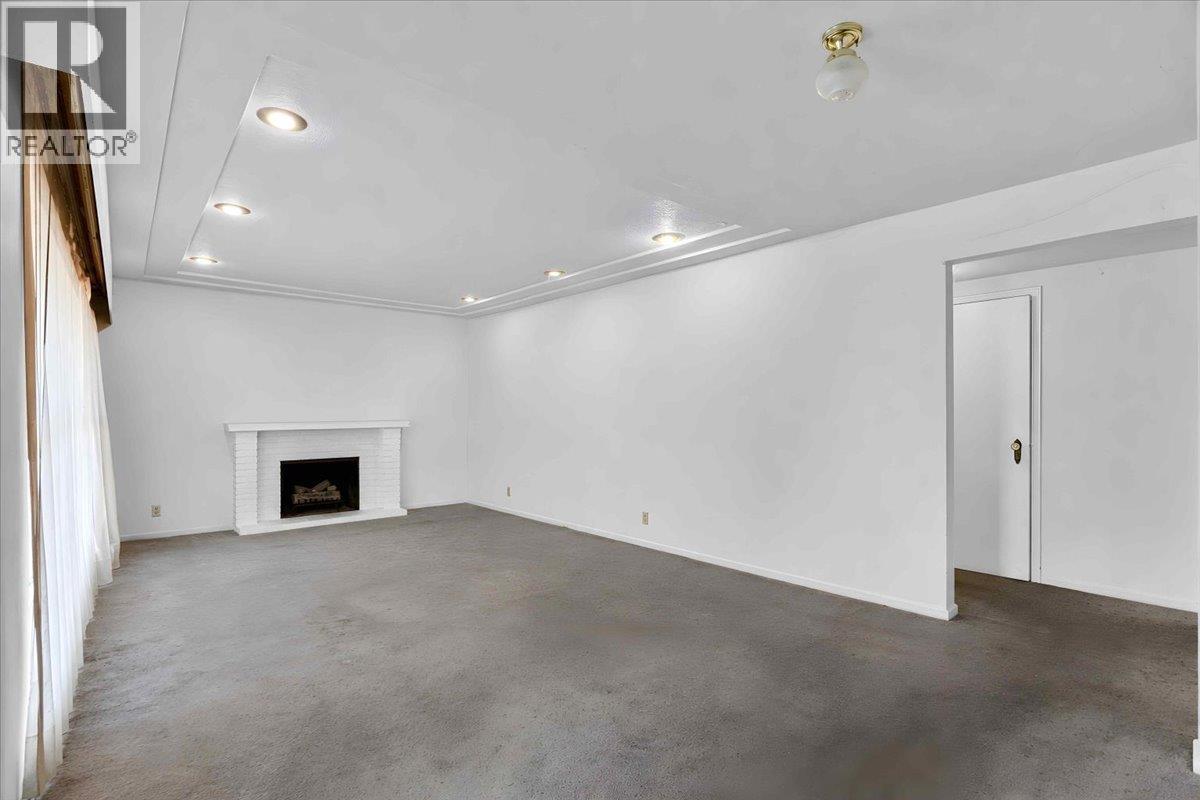 5070 Willow Street Property Photo 6
