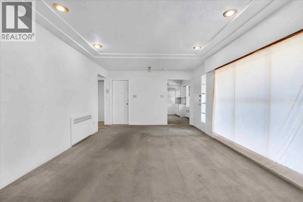 5070 Willow Street Property Photo 8