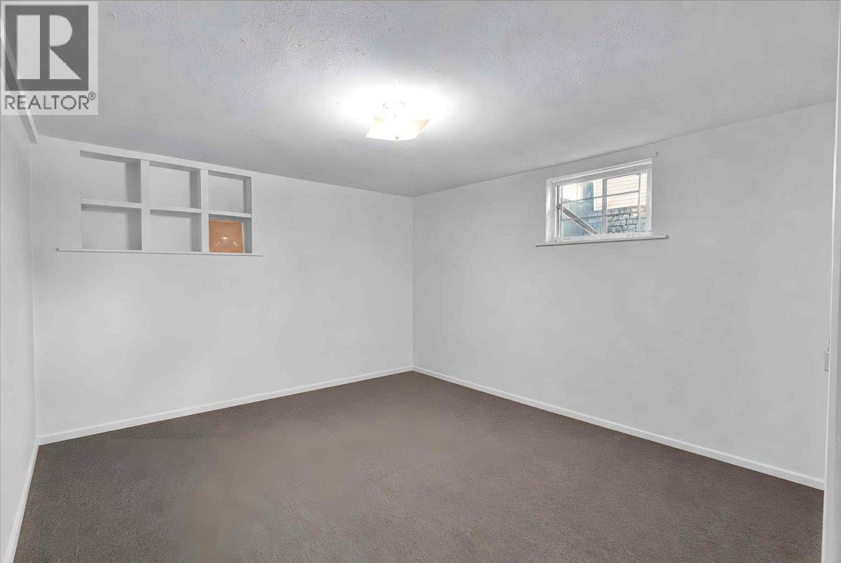 5070 Willow Street Property Photo 25