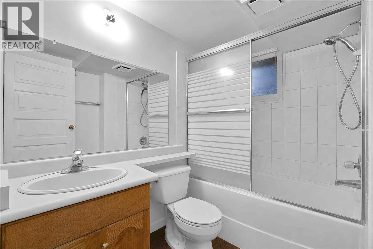 5070 Willow Street Property Photo 34