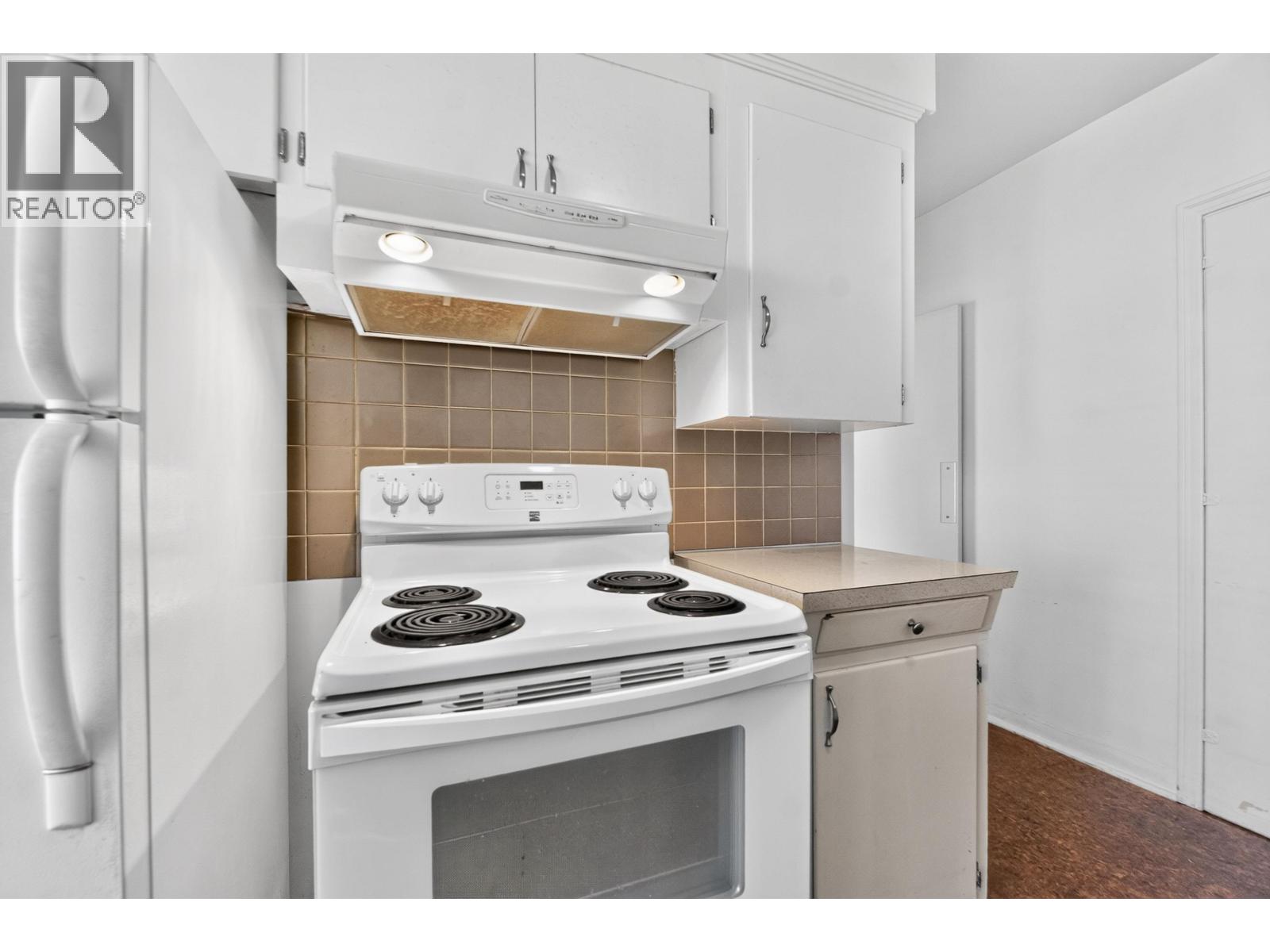 2345 W 18th Avenue Property Photo 15