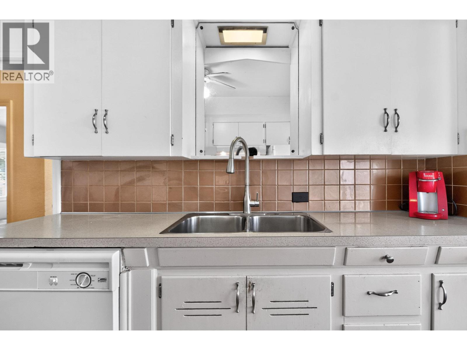 2345 W 18th Avenue Property Photo 17
