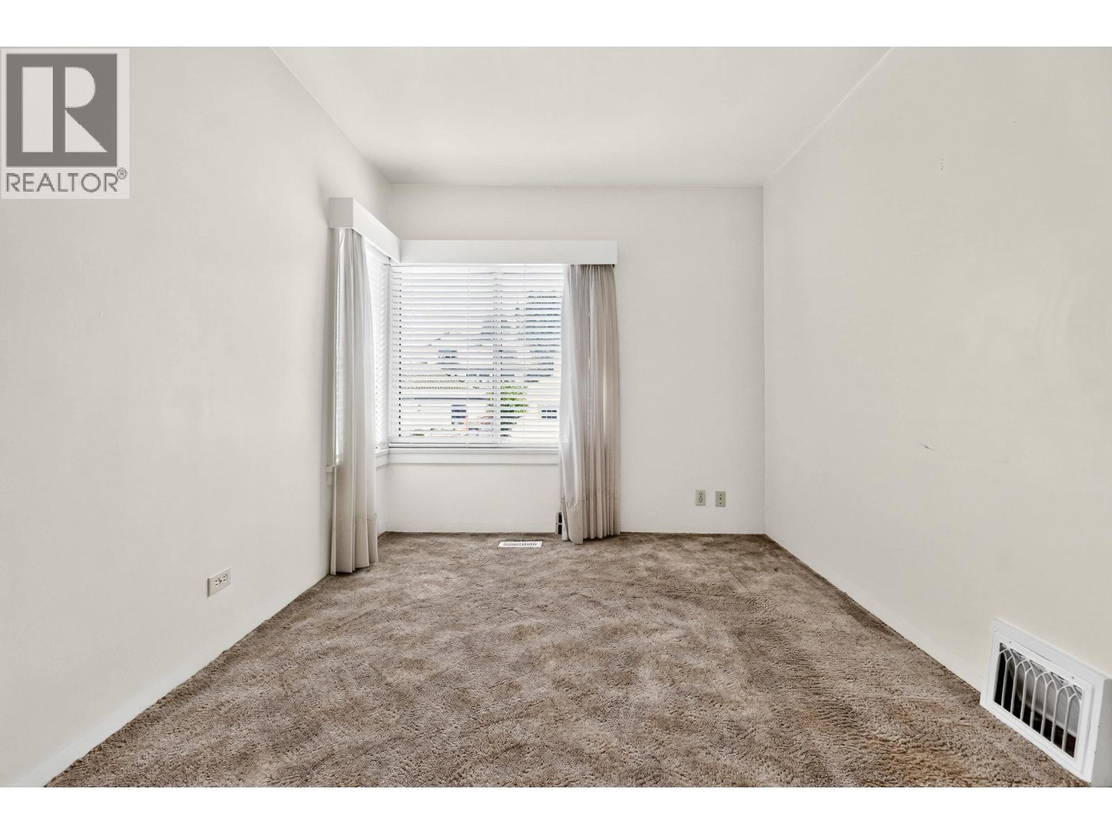 2345 W 18th Avenue Property Photo 19