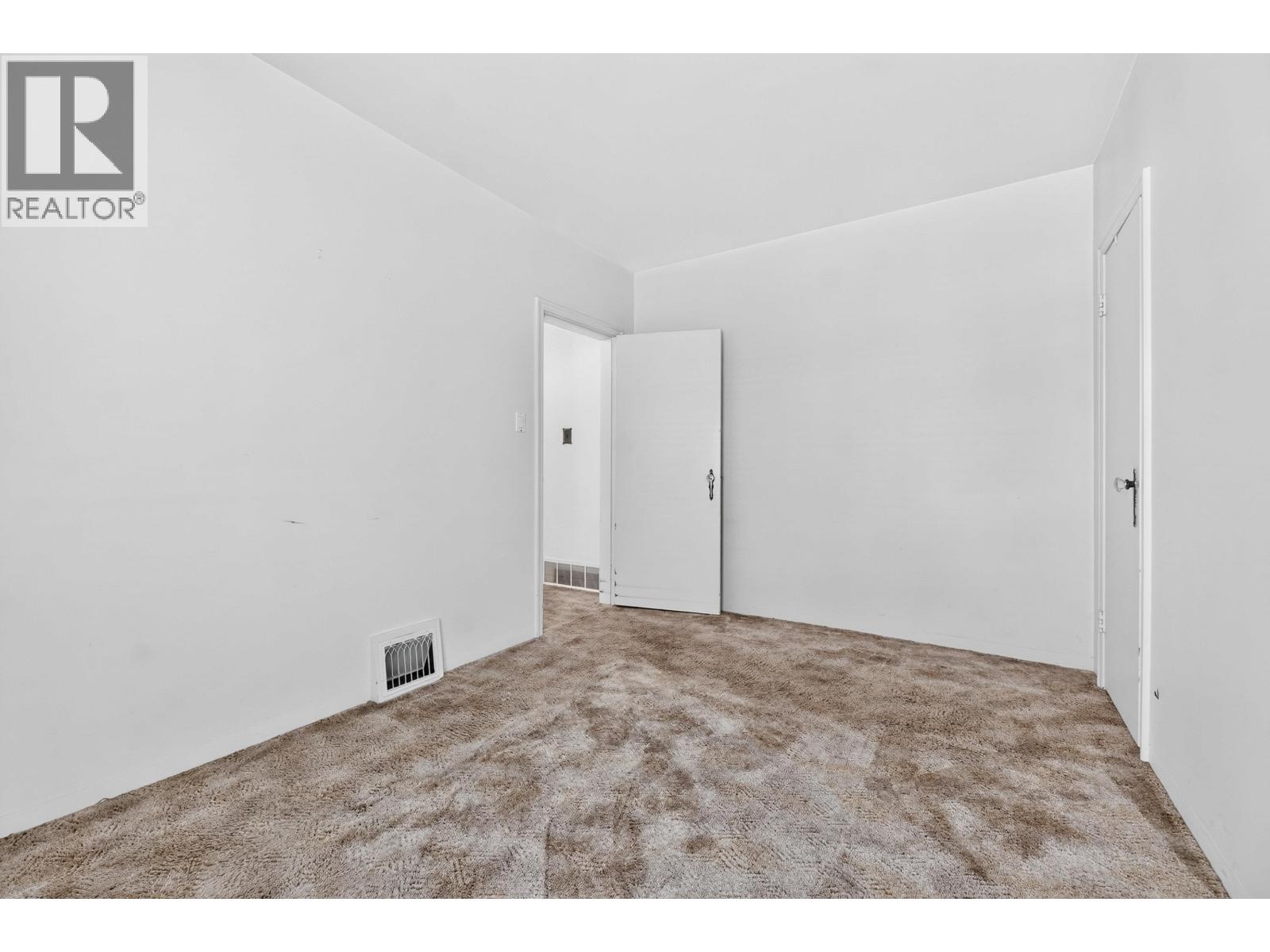 2345 W 18th Avenue Property Photo 20