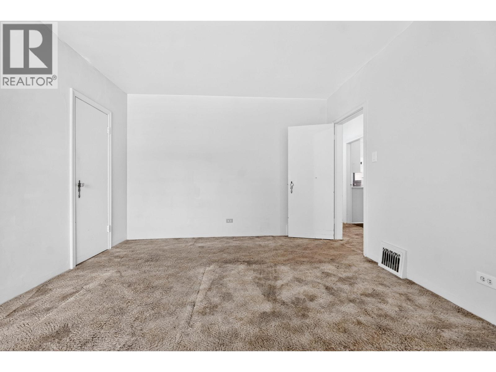 2345 W 18th Avenue Property Photo 21