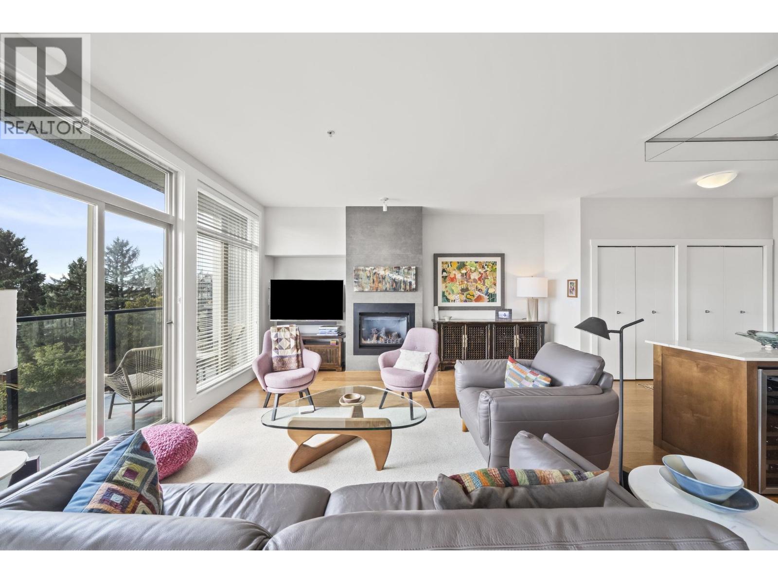 408 6233 London Road Property Photo 1