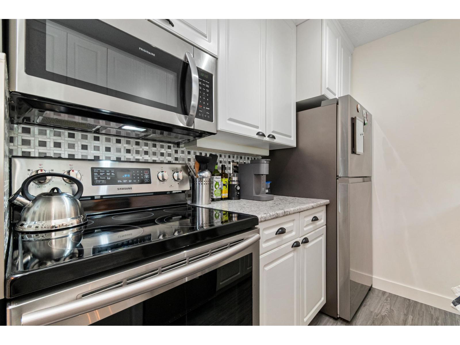 45915 Cheam Avenue #10 Property Photo 13