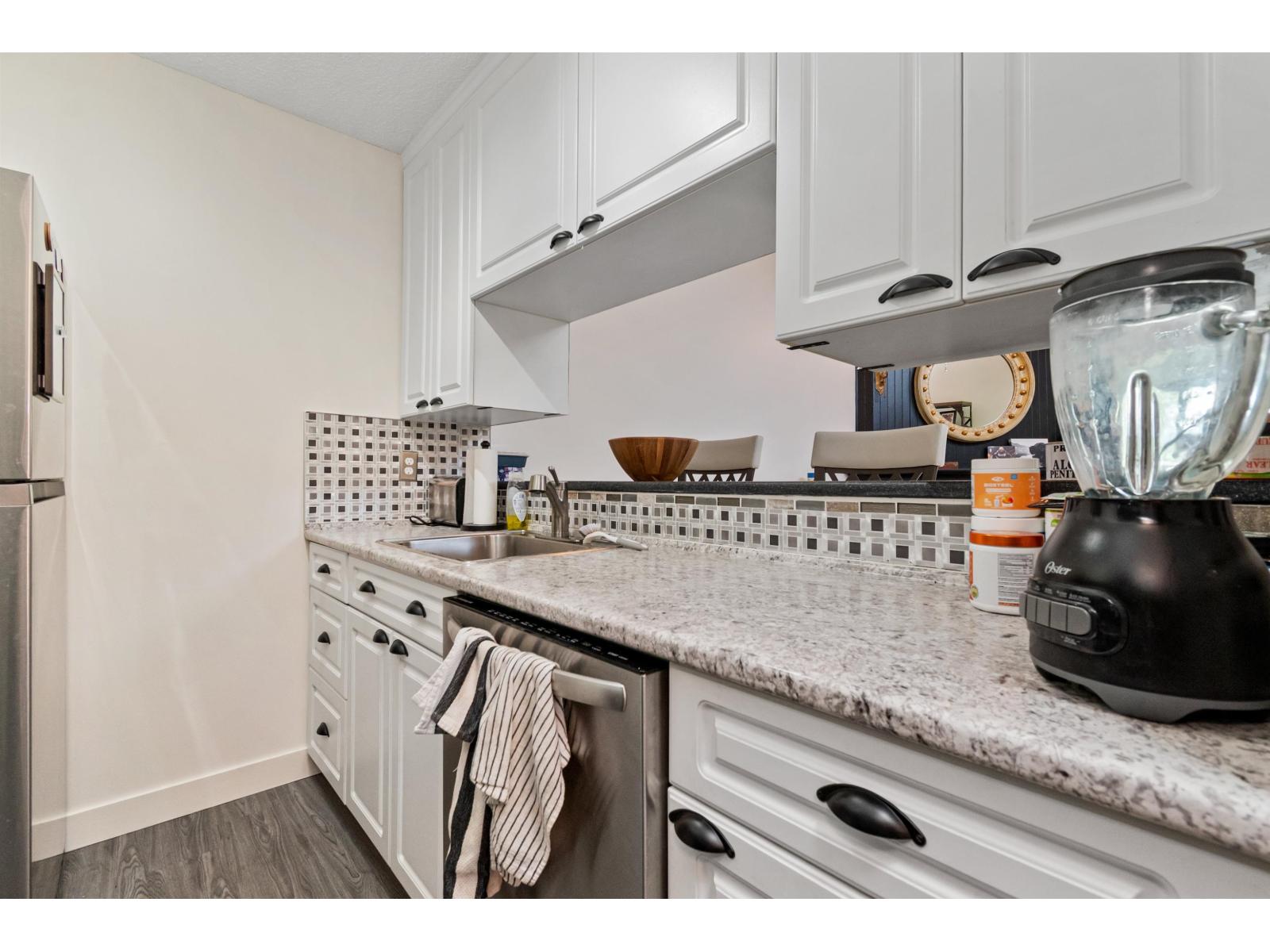 45915 Cheam Avenue #10 Property Photo 14