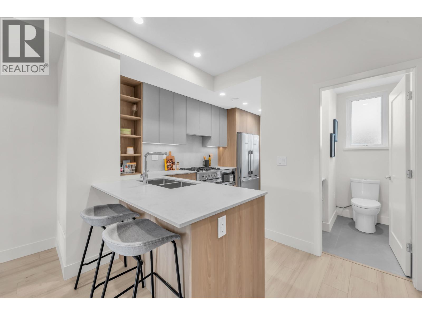 2 9331 Ferndale Road Property Photo 14