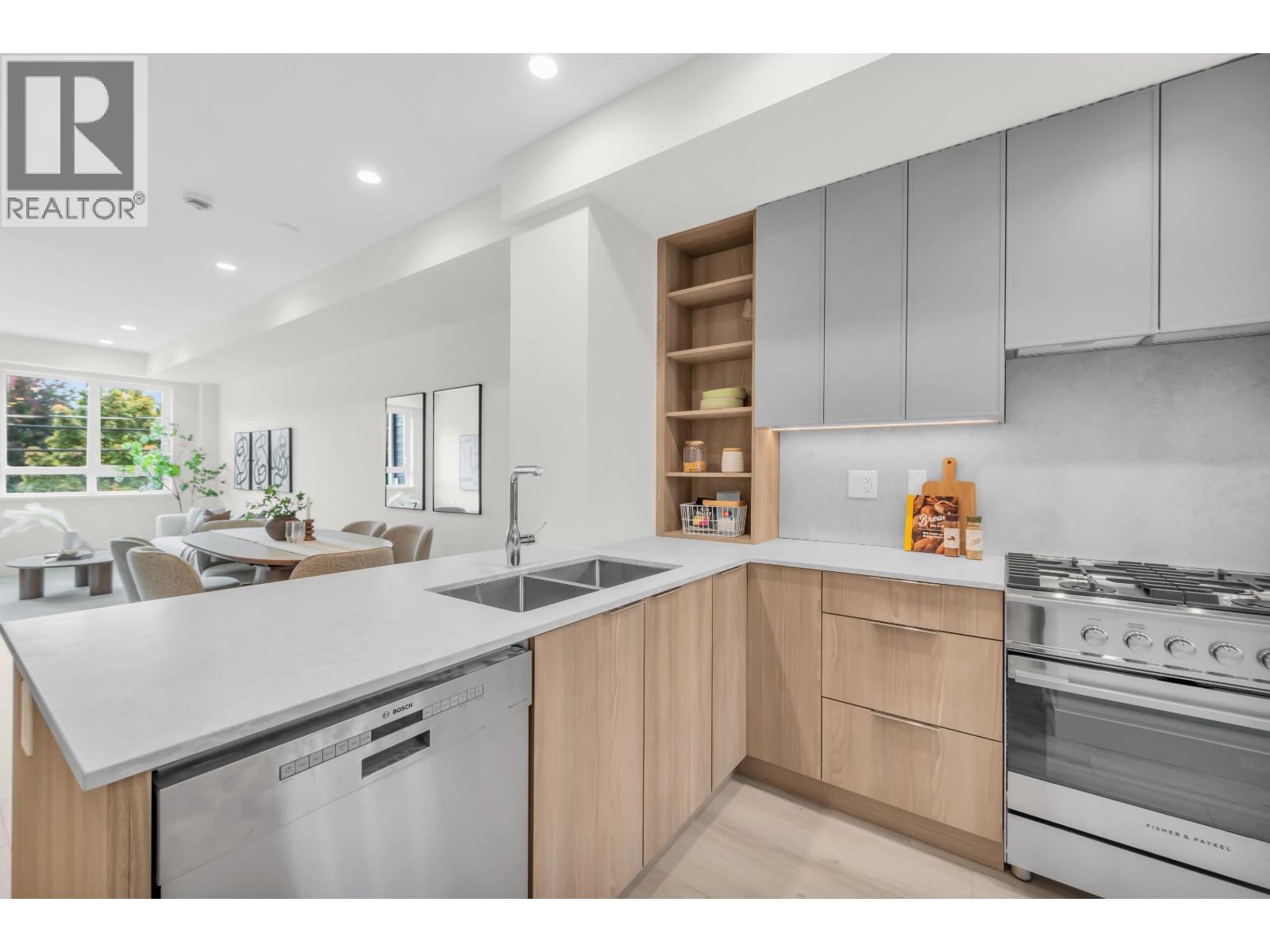 2 9331 Ferndale Road Property Photo 16