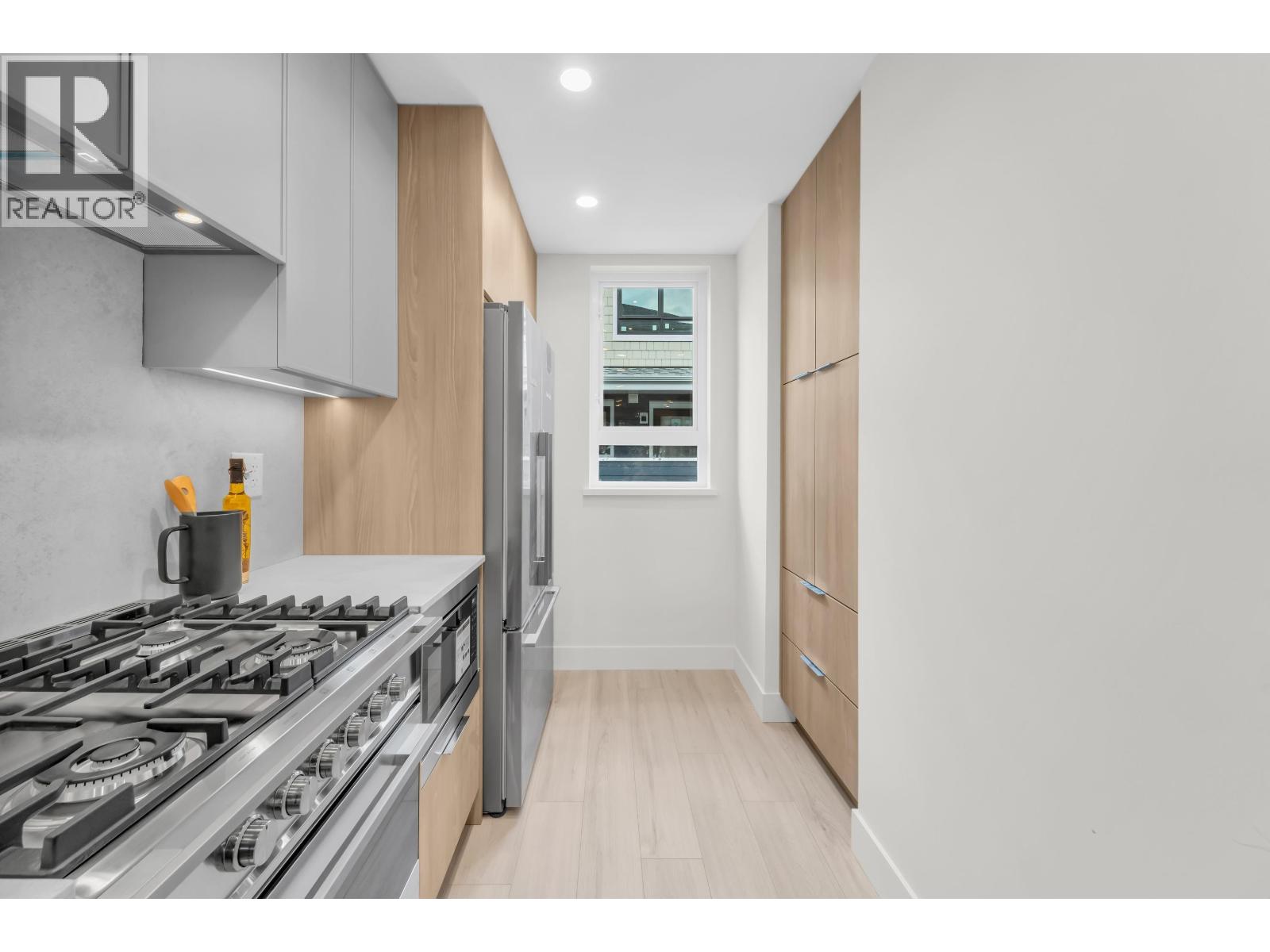 2 9331 Ferndale Road Property Photo 17