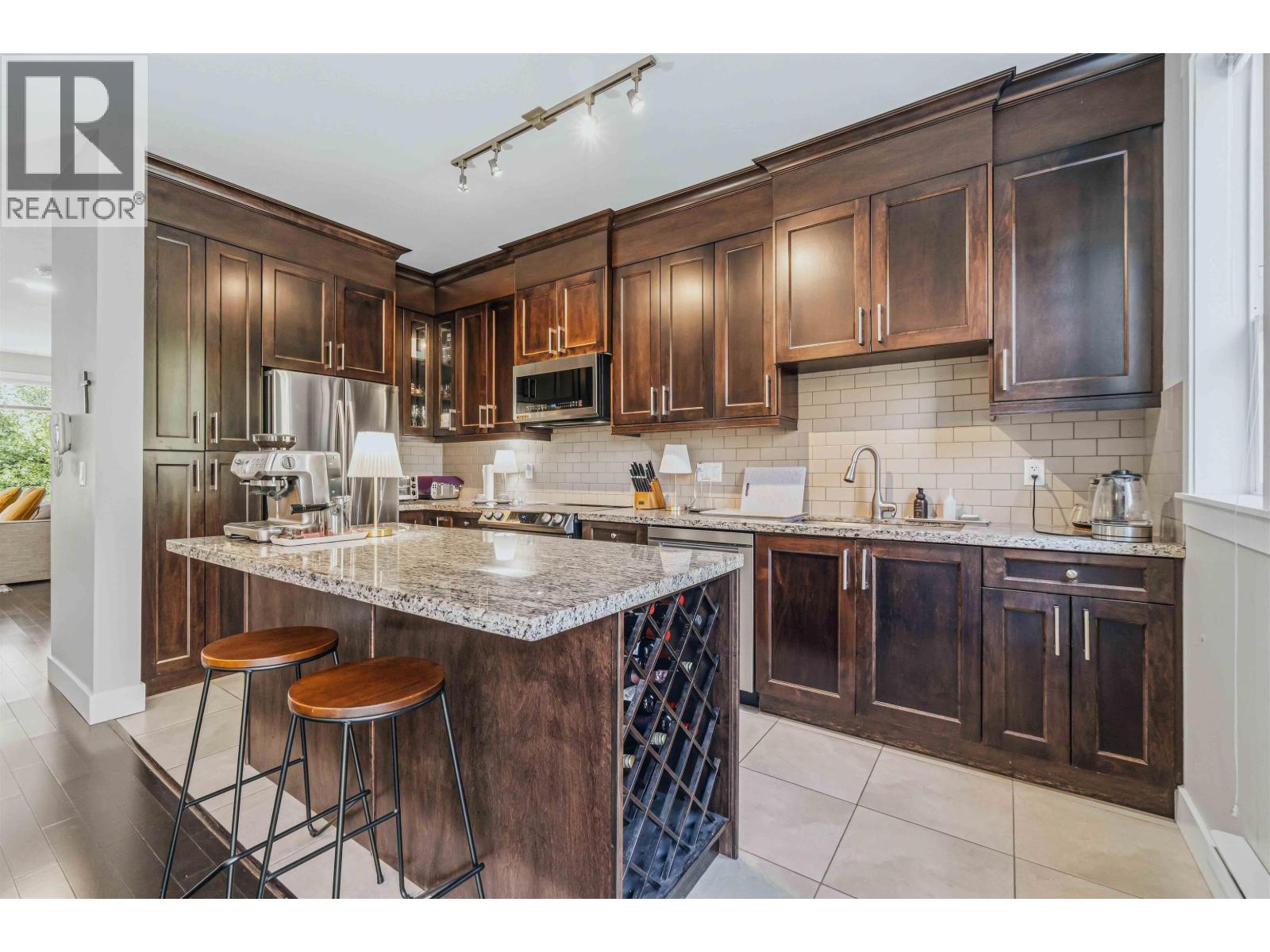 13 1299 Coast Meridian Road Property Photo 7