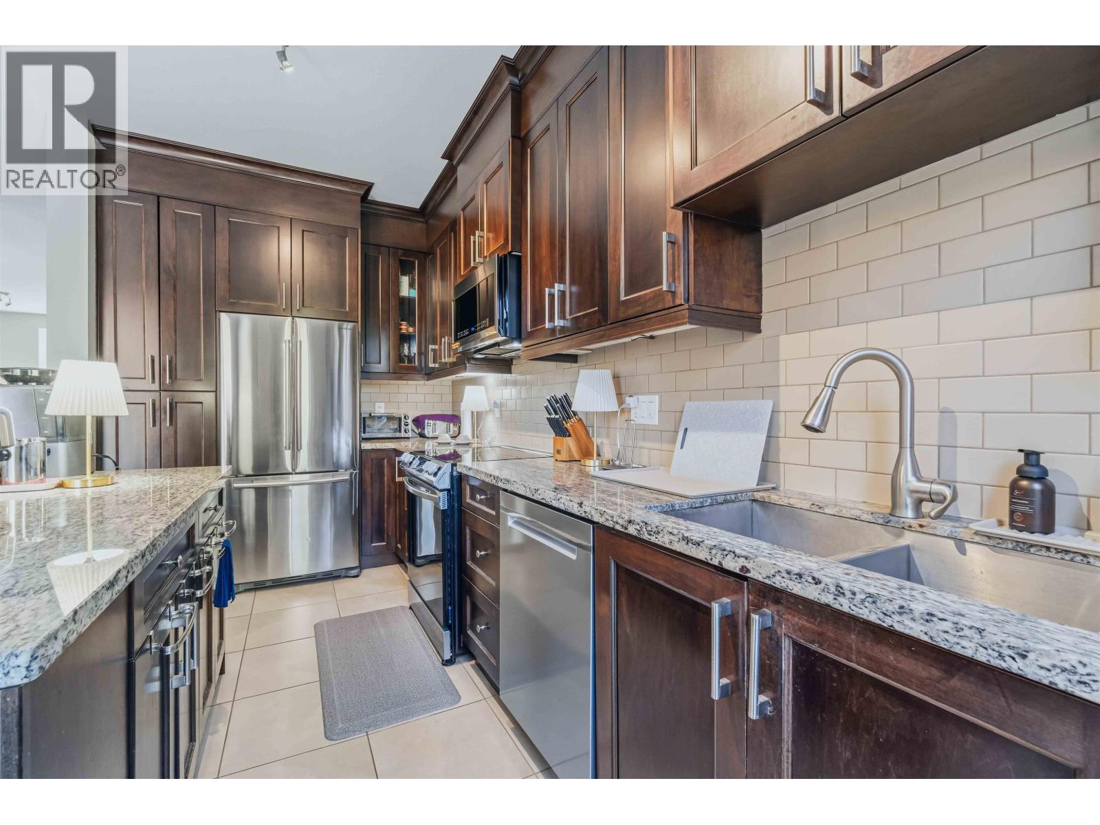 13 1299 Coast Meridian Road Property Photo 8