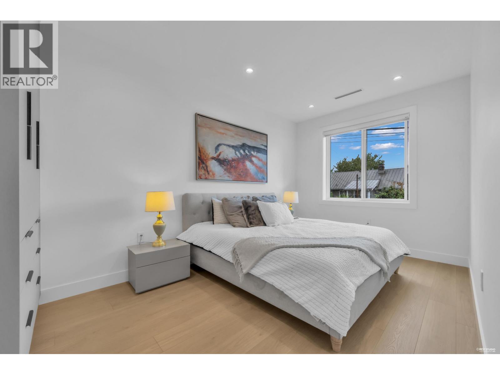 1 3438 Triumph Street Property Photo 12
