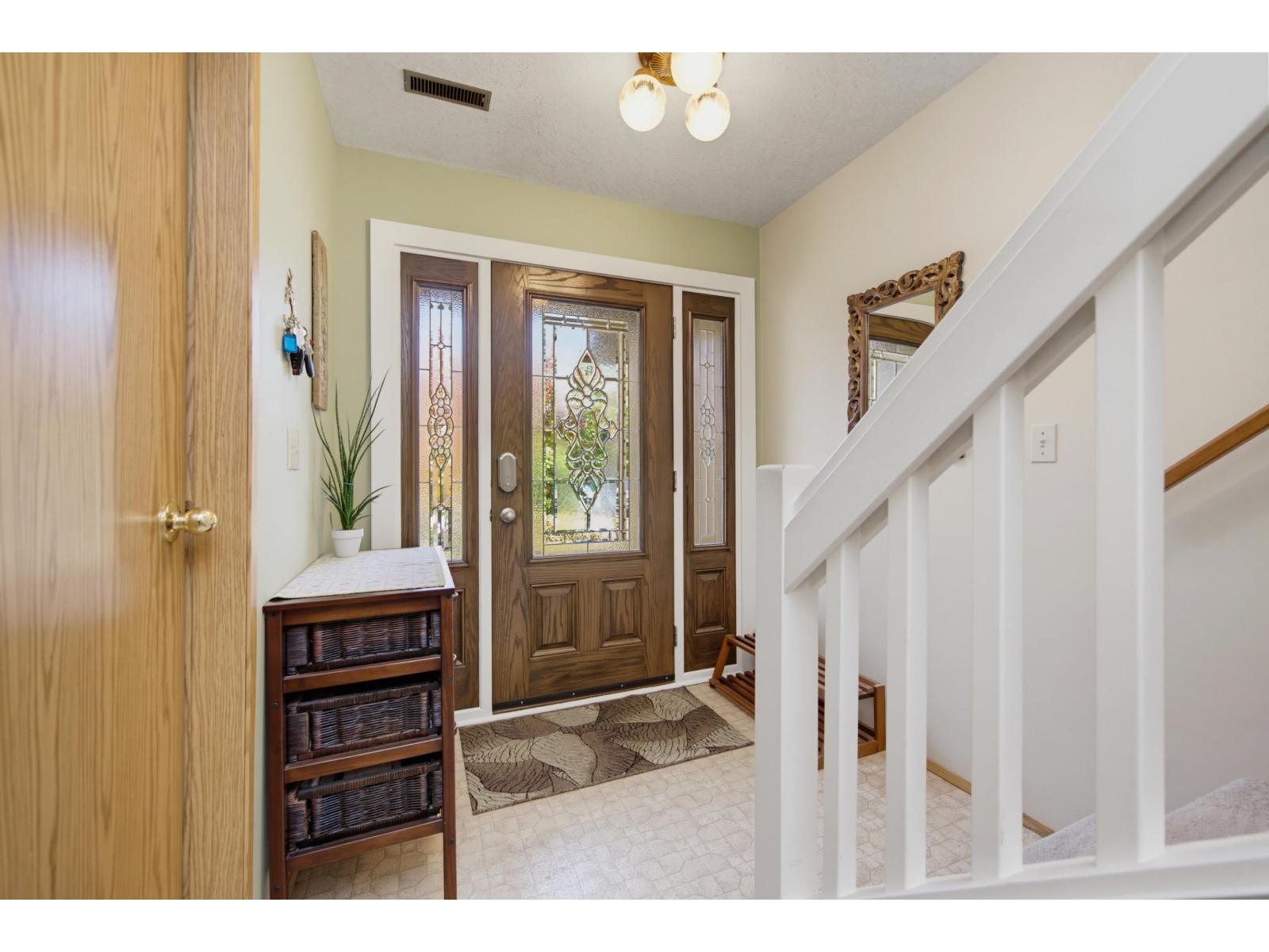 6293 129 Street Property Photo 6