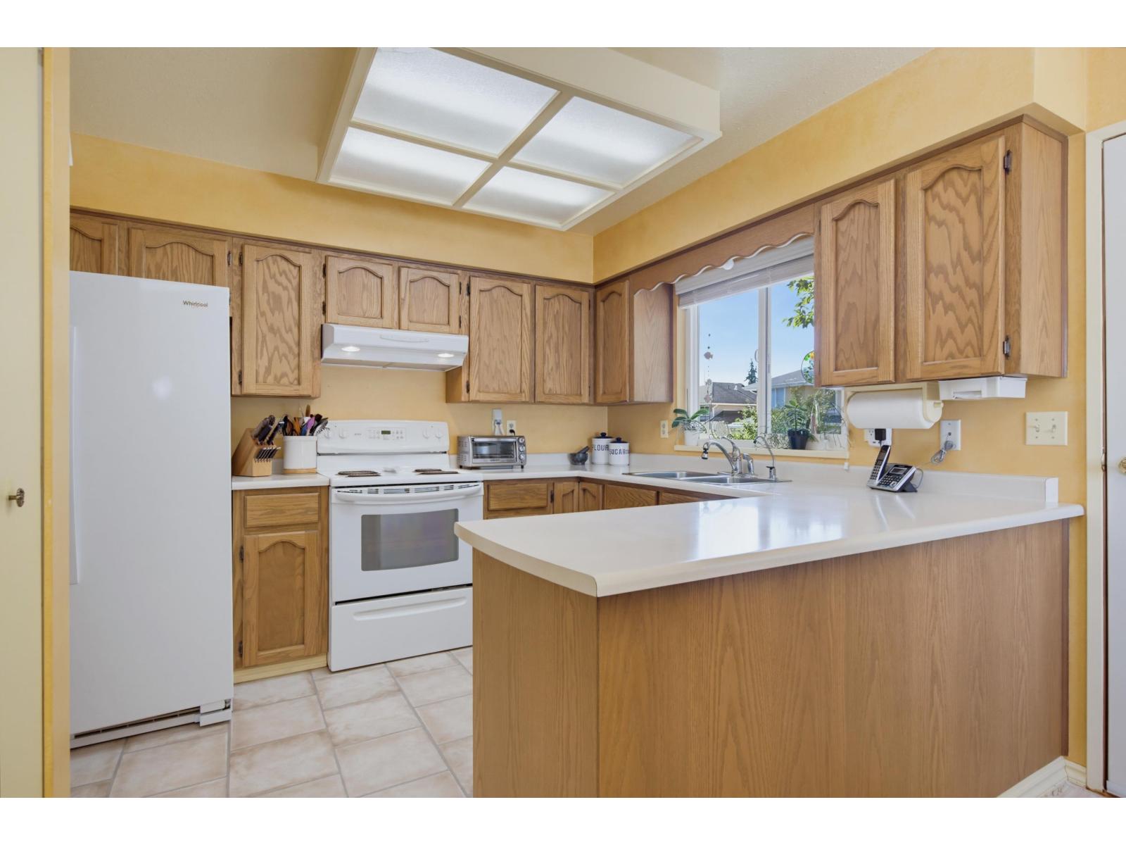 6293 129 Street Property Photo 10