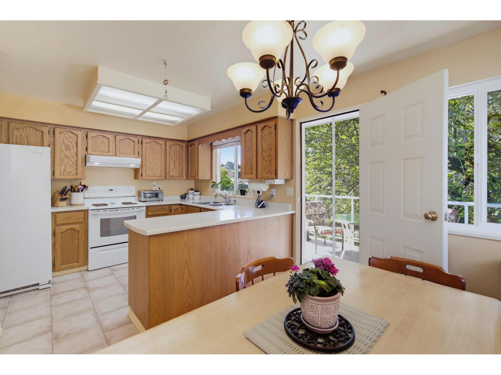 6293 129 Street Property Photo 13