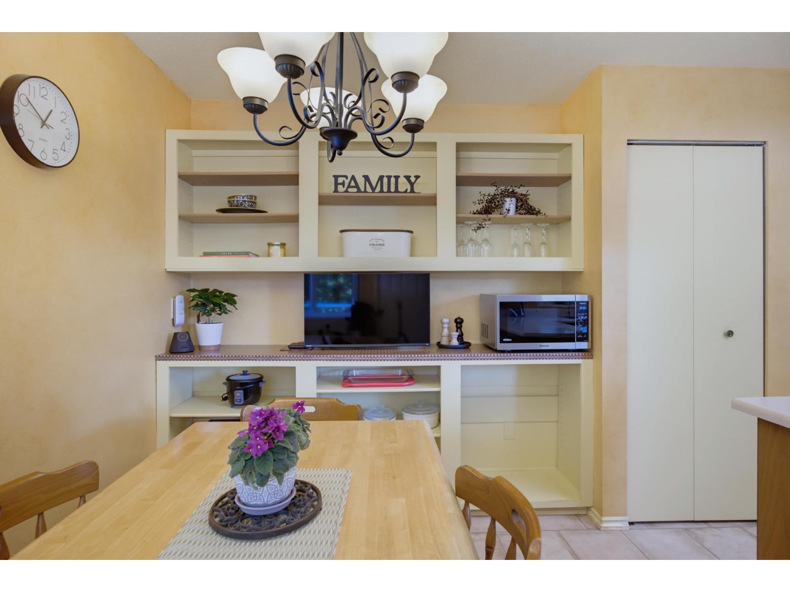 6293 129 Street Property Photo 14