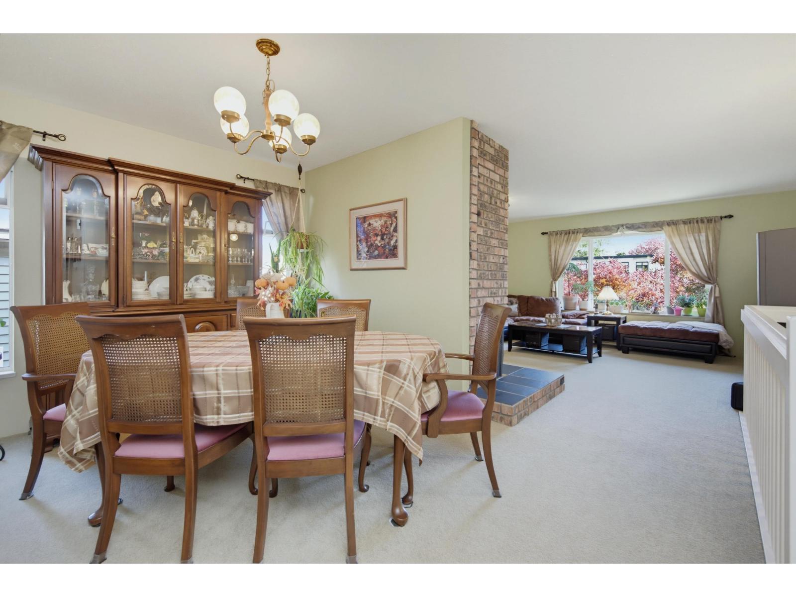 6293 129 Street Property Photo 16