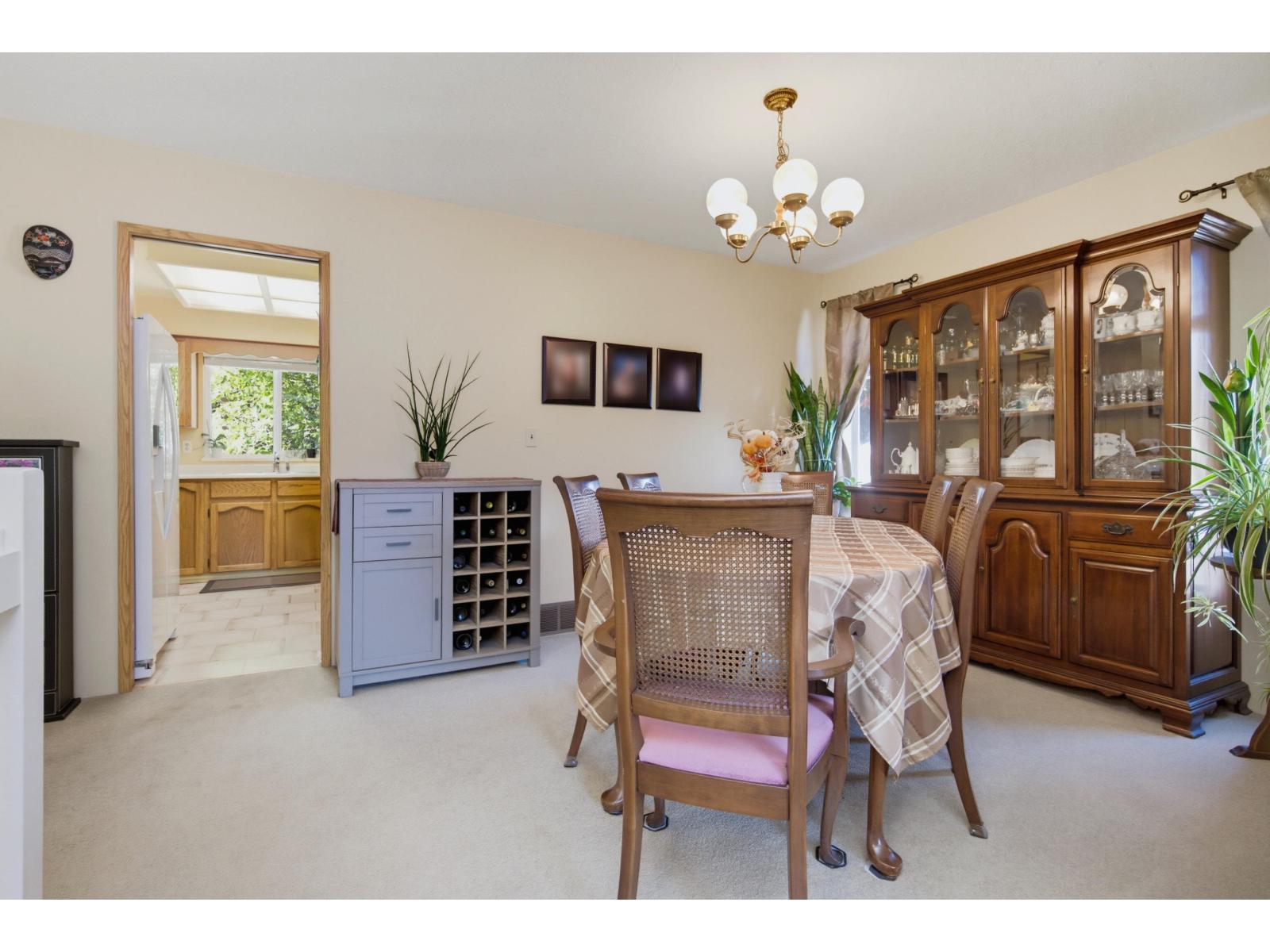 6293 129 Street Property Photo 17