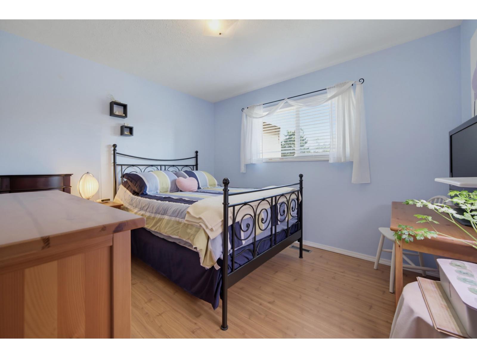 6293 129 Street Property Photo 22