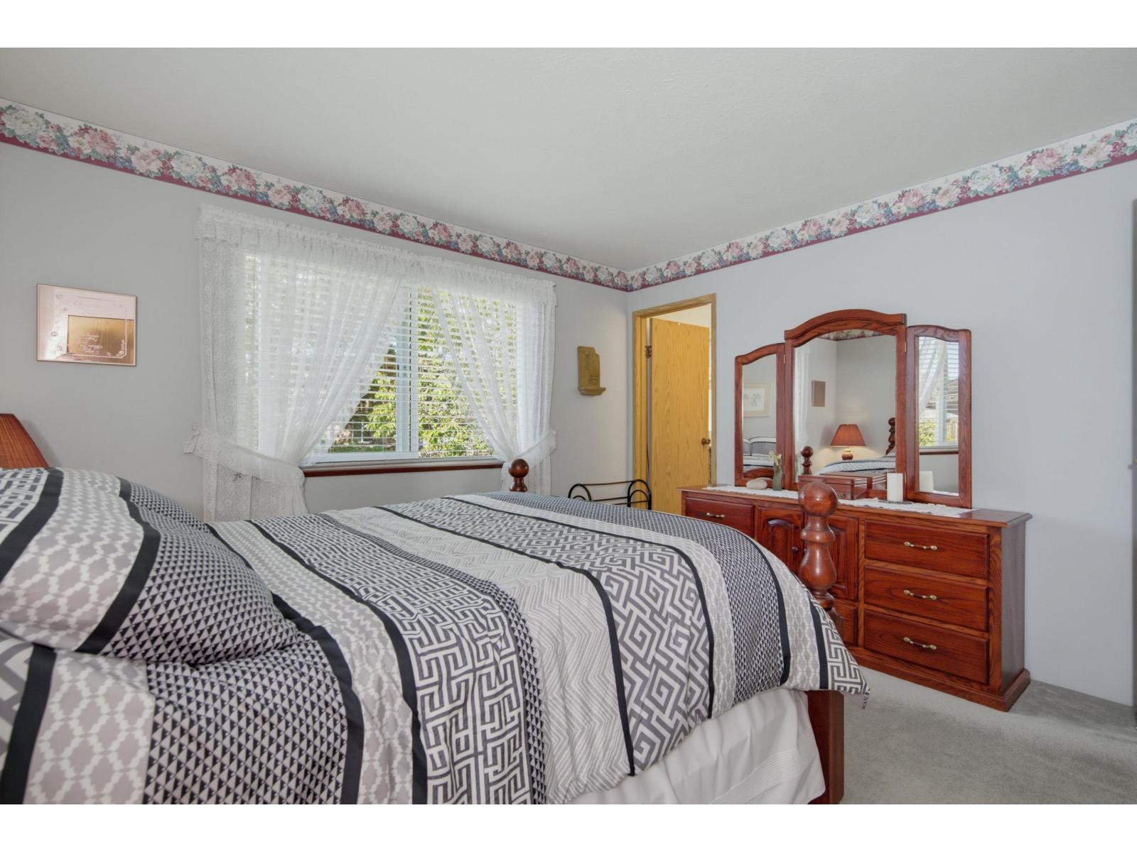 6293 129 Street Property Photo 24