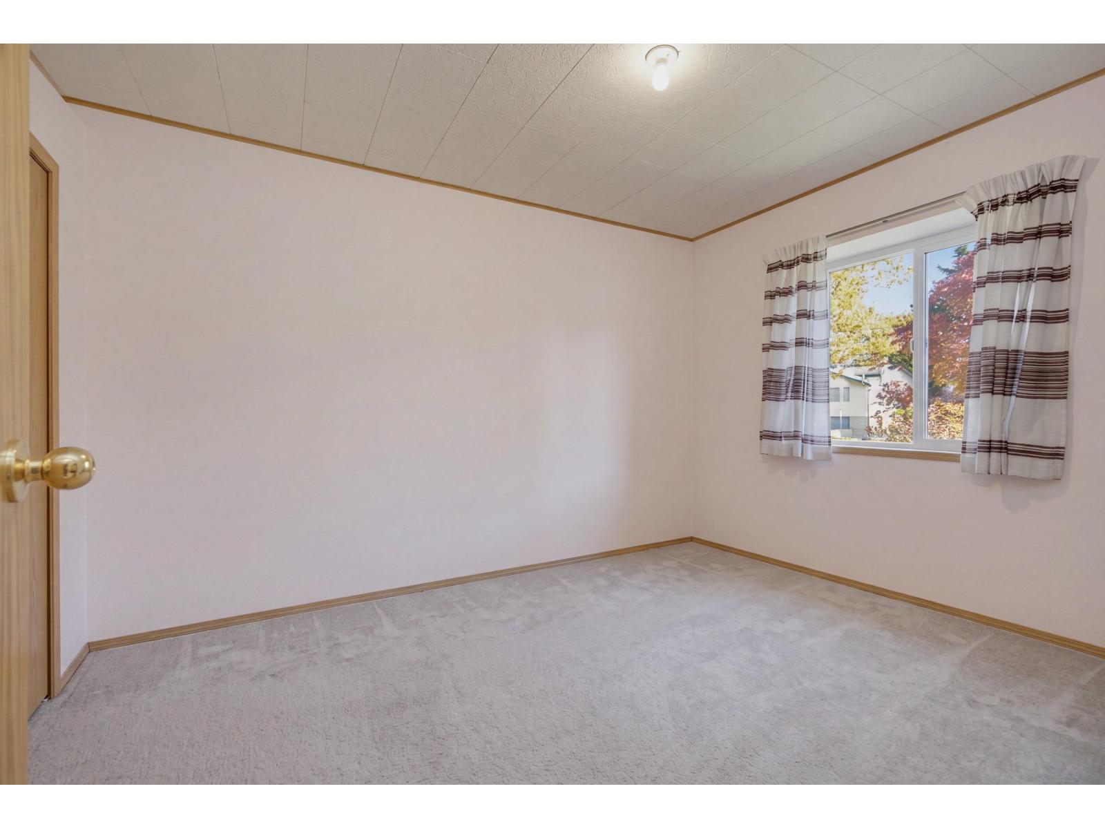 6293 129 Street Property Photo 31