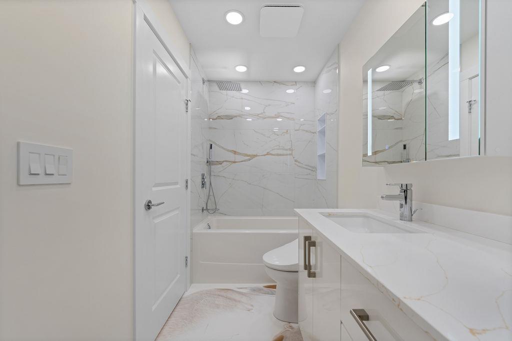 39 19477 72a Avenue Property Photo 12