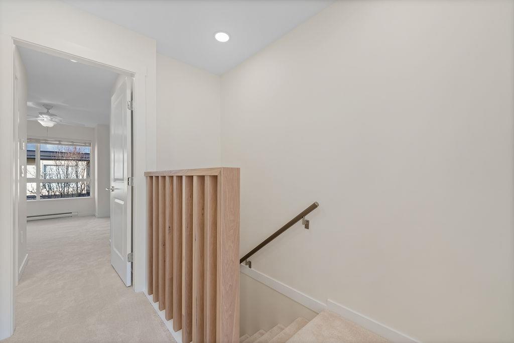 39 19477 72a Avenue Property Photo 16