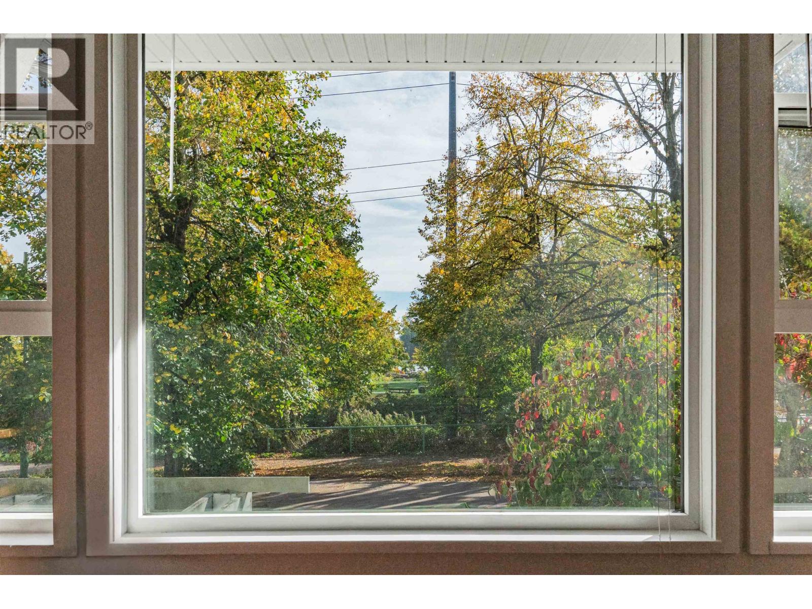 26 2723 E Kent North Avenue Property Photo 29