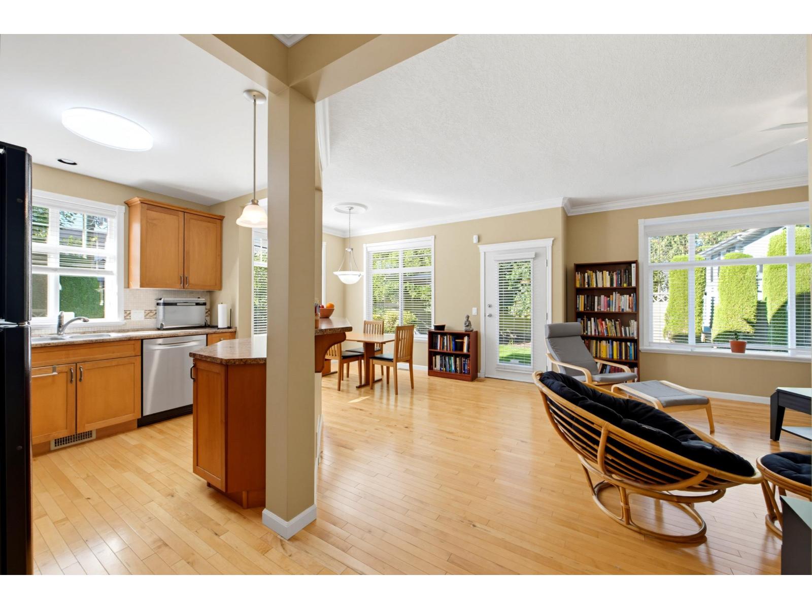 15 32849 Egglestone Avenue Property Photo 4